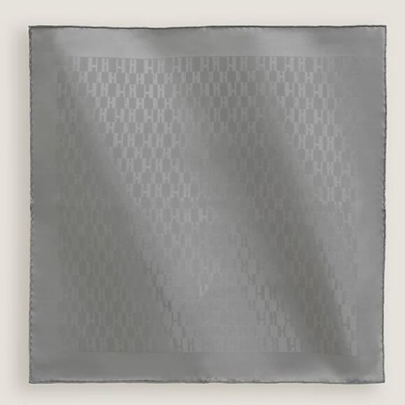 Hermes Faconnee Grand H pocket square 45 Gris Nacre - Picture 3 of 7